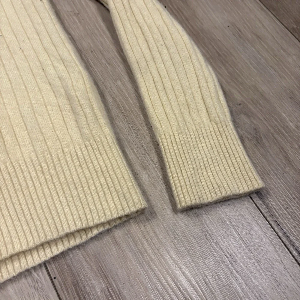 LANDS' END Men's M 38-40 Yellow 100% Cashmere Sweater V Neck Excellent